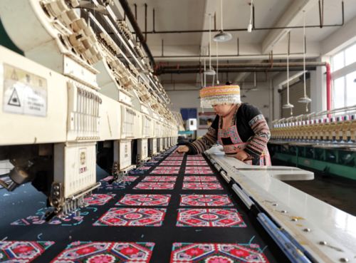 綏陽苗族藥枕借力互聯網，線上銷售旺帶動智慧健康新業態